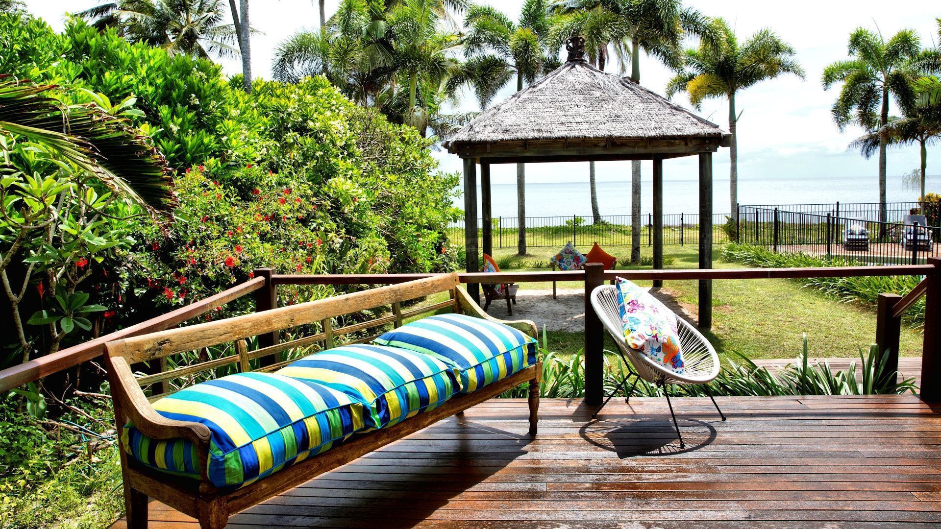 Absolute Beachfront Bliss 003