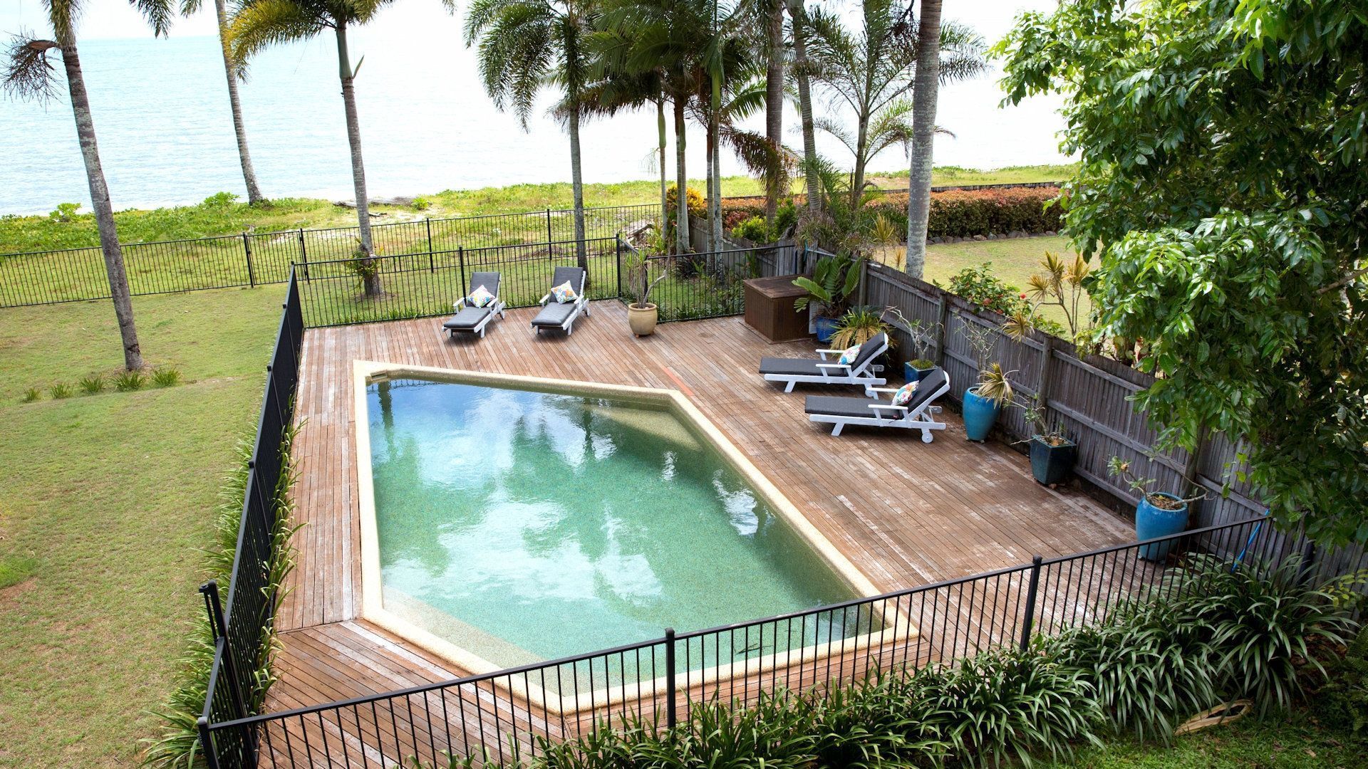 Absolute Beachfront Bliss 018