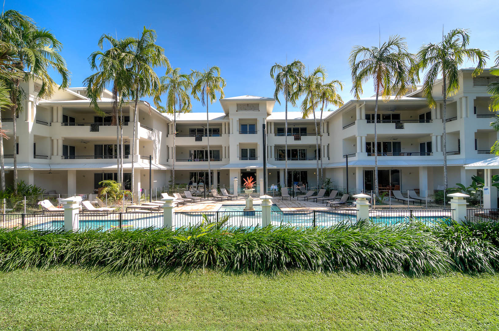 Mandalay Luxury Beachfront ApartmentsExterior 004