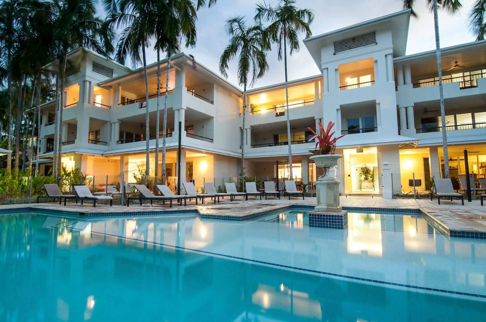 Mandalay Luxury Beachfront ApartmentsPool 002