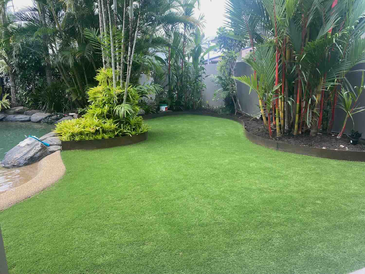 011 Executive Retreats Port Douglas Sandwater Lawn