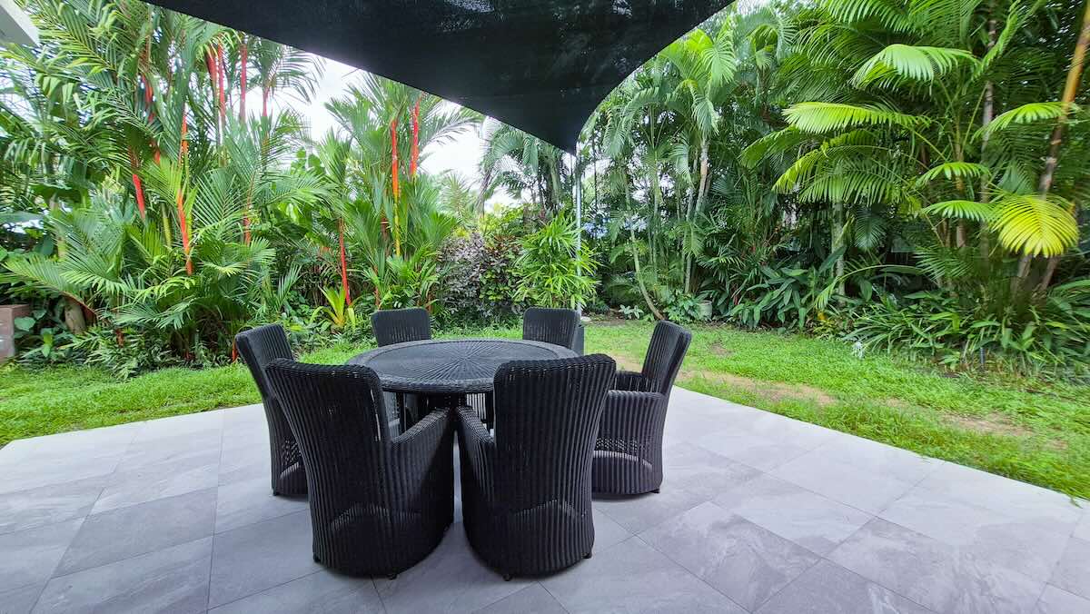 Executive Retreats Port Douglas Saltwater Dining Outdoor