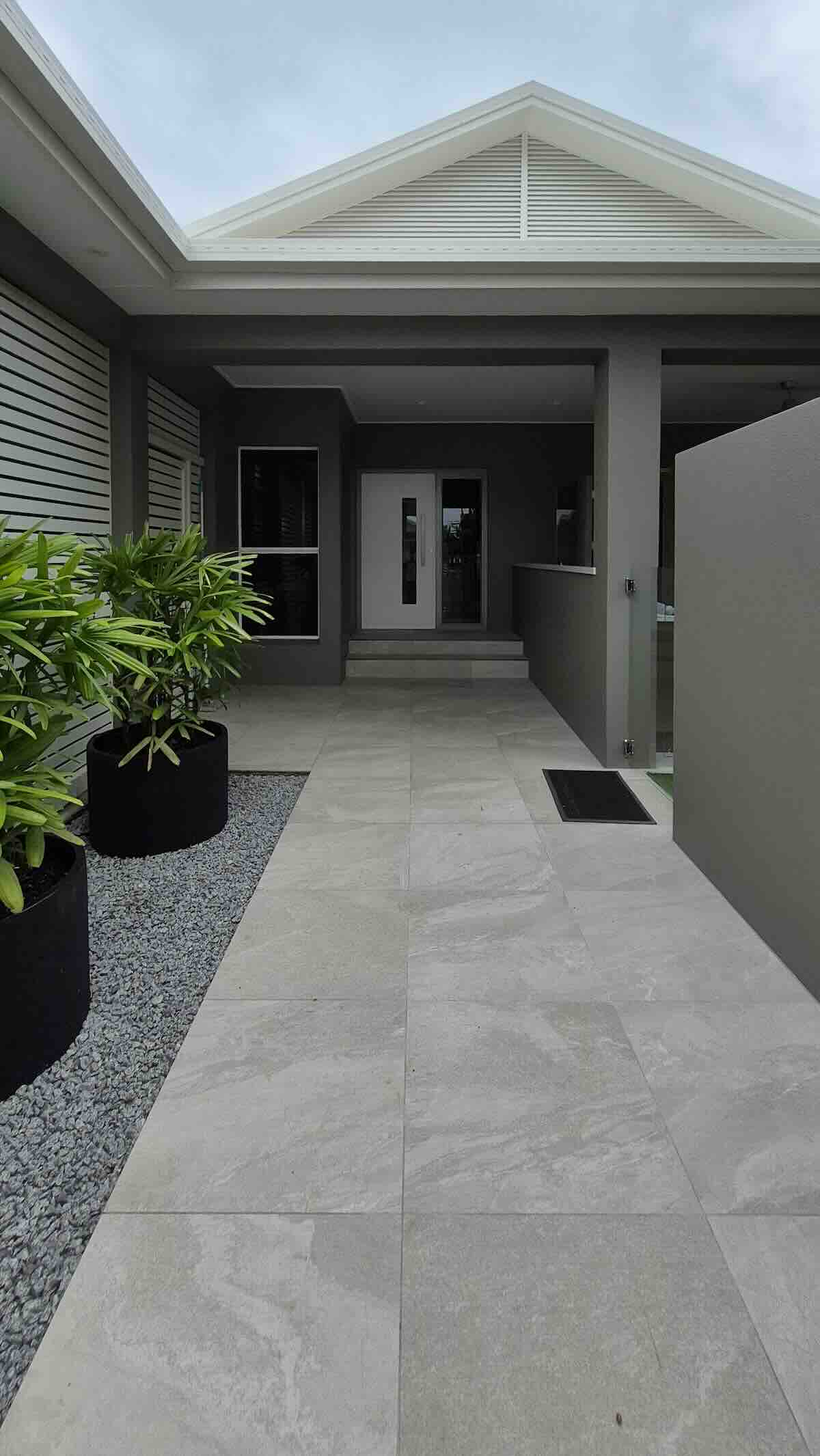 Executive Retreats Port Douglas Saltwater Entrance