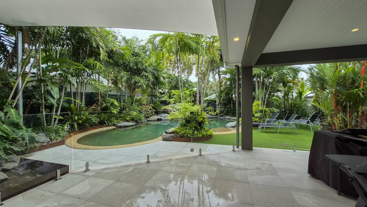 Executive Retreats Port Douglas Saltwater Pool Garden