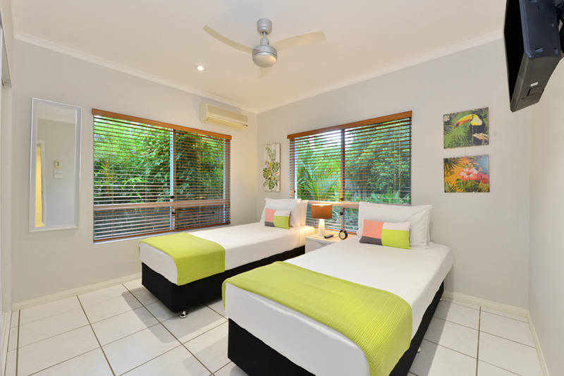 Executive Retreats Port Douglas Sandwater Bedroom Twin
