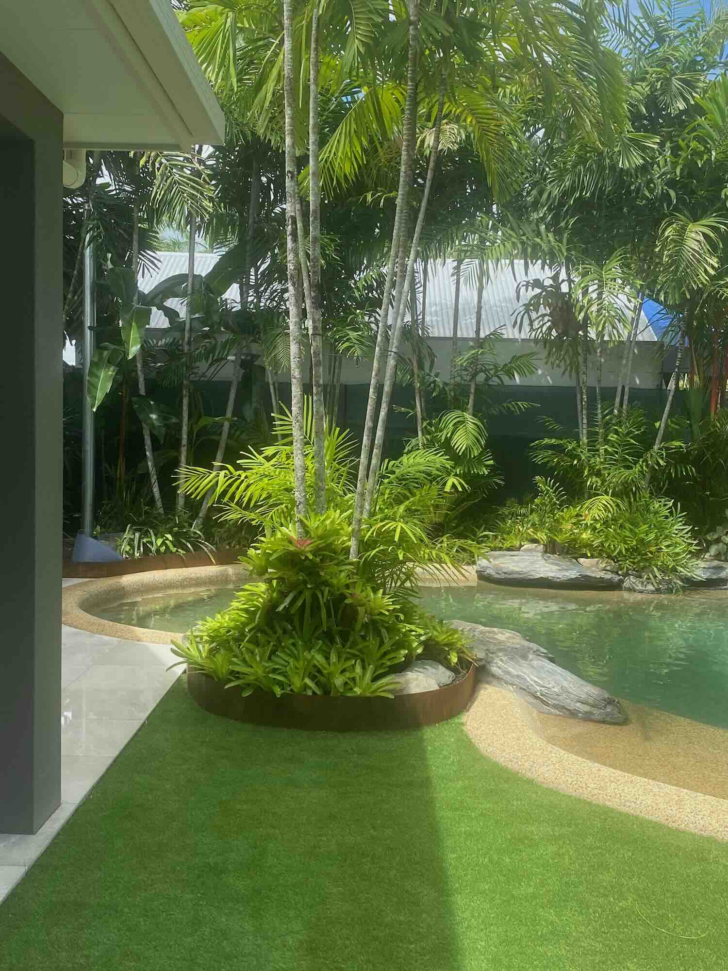Executive Retreats Port Douglas Sandwater Lawn Garden