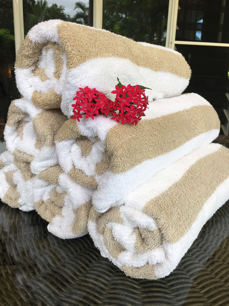 Executive Retreats Port Douglas Sandwater Pool Linen