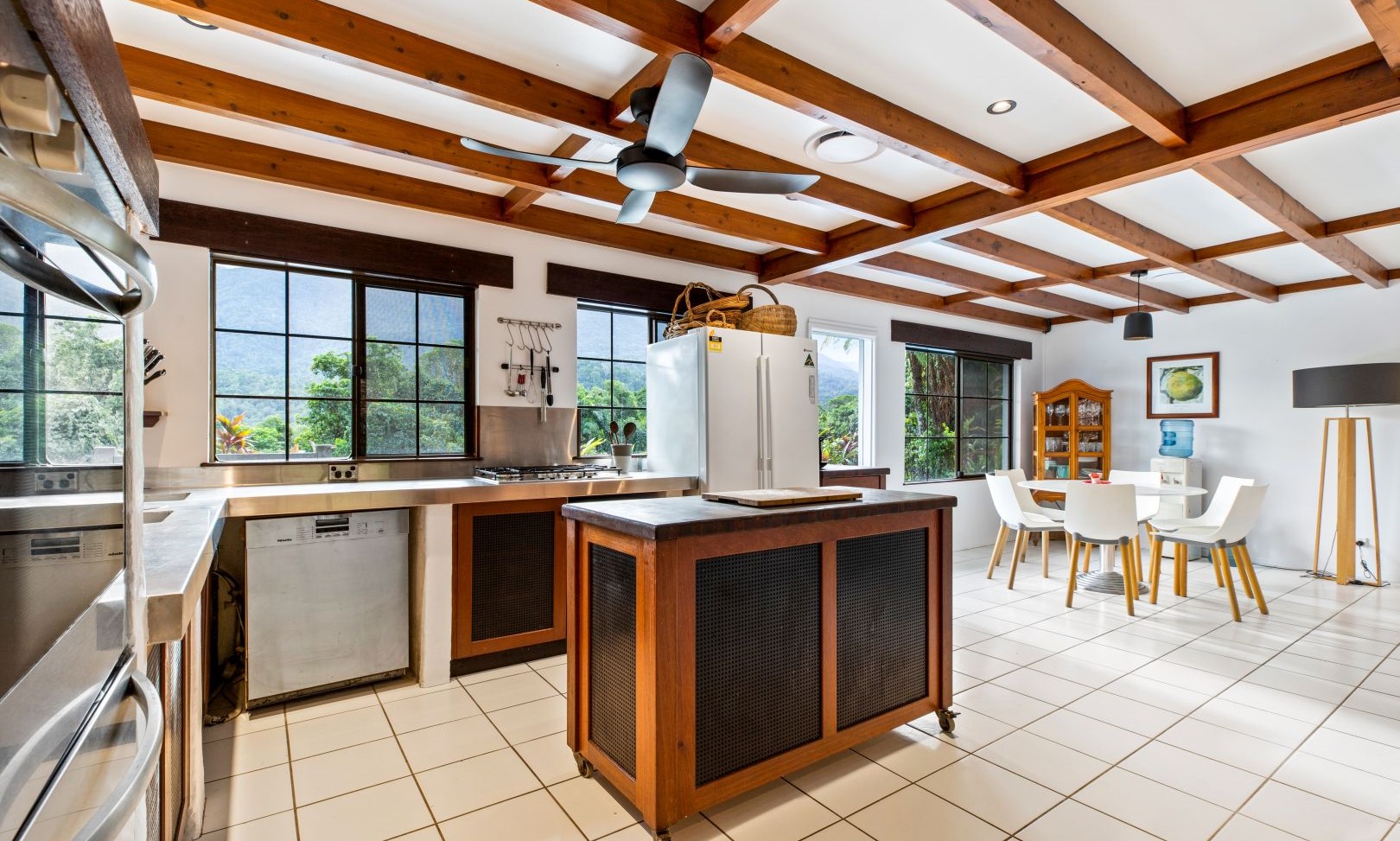 Executive Retreats Shangrila Kitchen