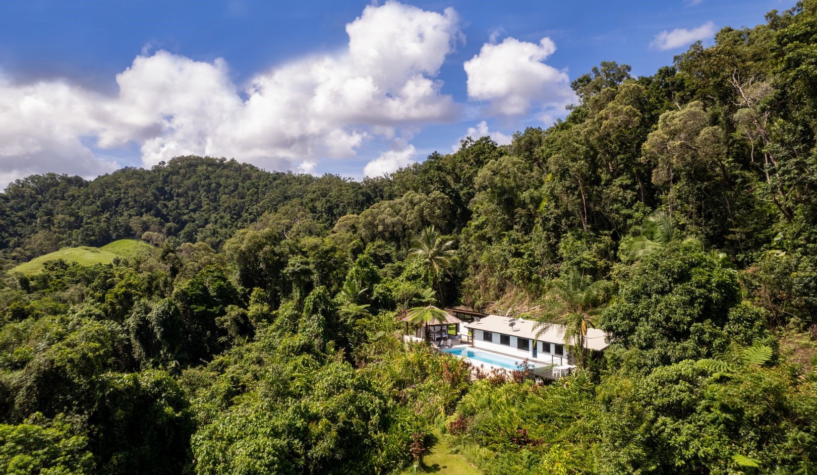 Executive Retreats Shangrila Pool View