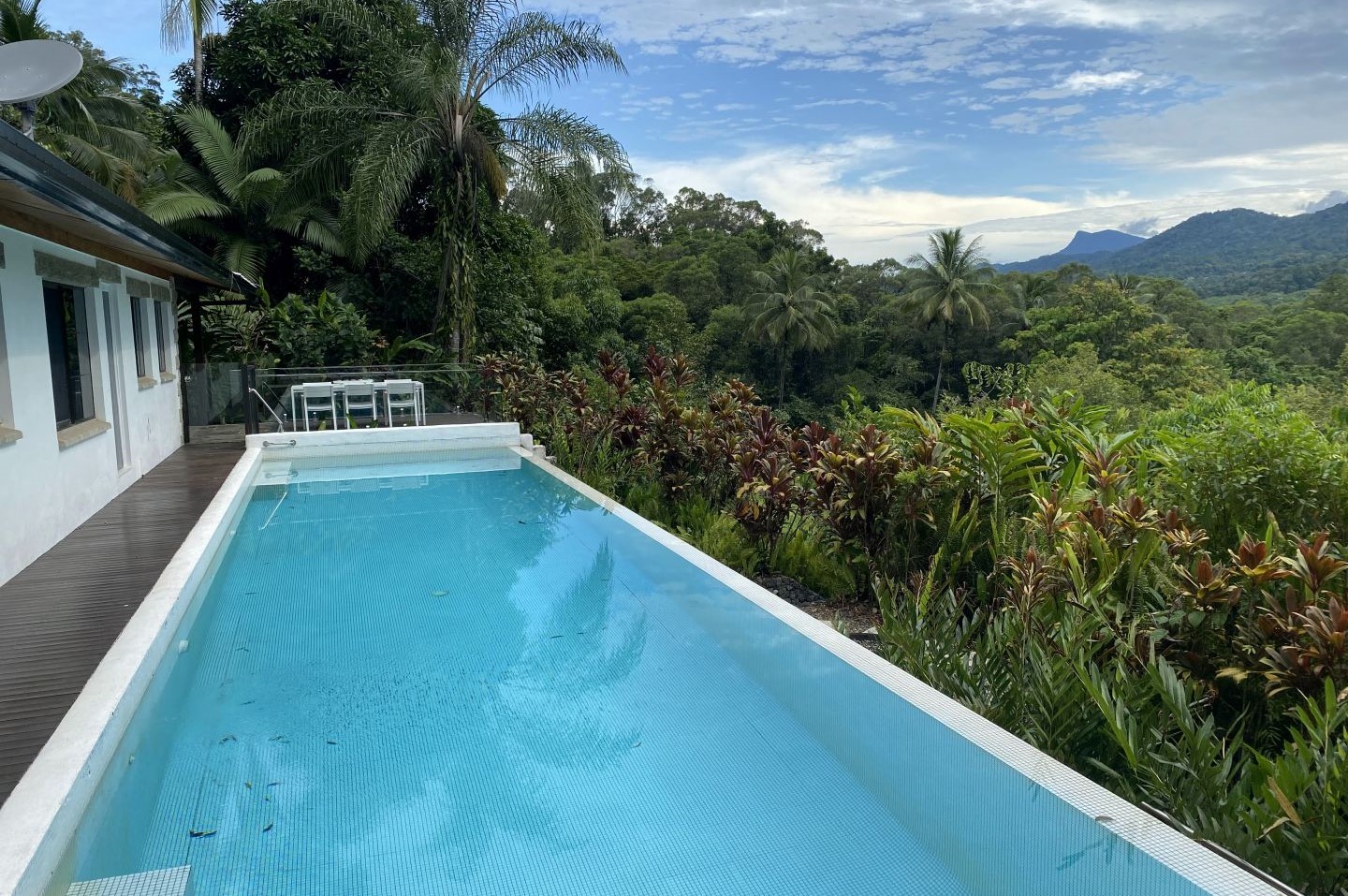 Executive Retreats Shangrila Pool