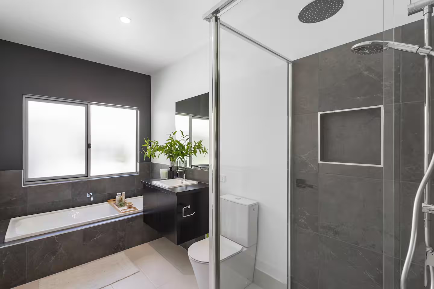 Executive Retreats Villa 1 St Crispins Bathroom 2.