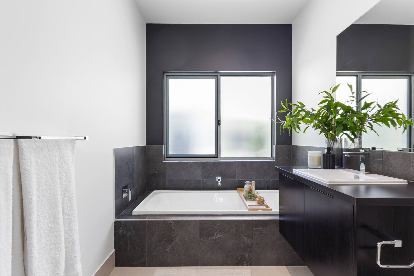 Executive Retreats Villa 1 St Crispins Bathroom 3.