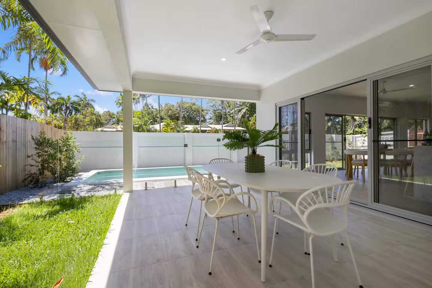 Executive Retreats Villa 1 St Crispins Outdoor Dining 2.