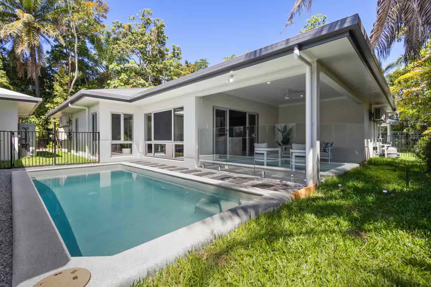 003 Executive Retreats Villa 2 St Crispins Pool.