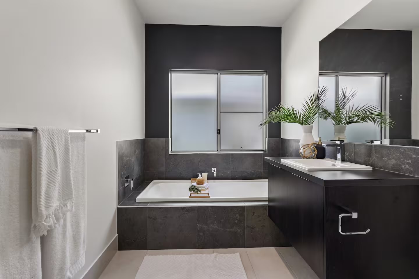 Executive Retreats Villa 2 St Crispins Bathroom 2.